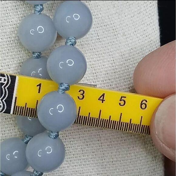 Vintage TRIFARI Necklace Gray Lucite Beads Individually Knotted 31" - Picture 5 of 6